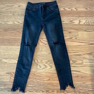 Distressed High rise skinny jean